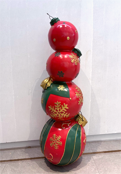 Quadruple Christmas Orbs